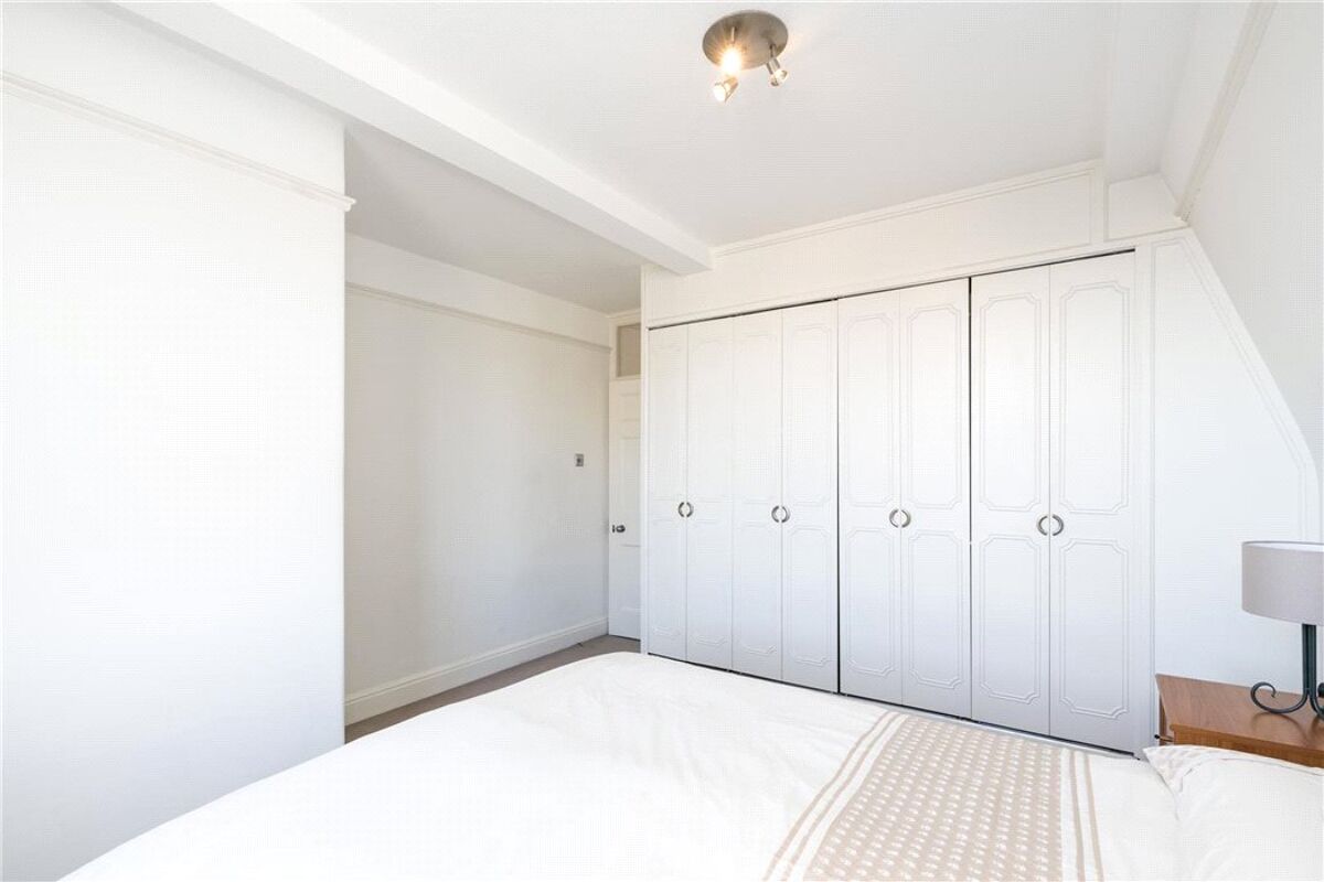 flat for sale in Clarence Gate Gardens, Glentworth Street, Marylebone
