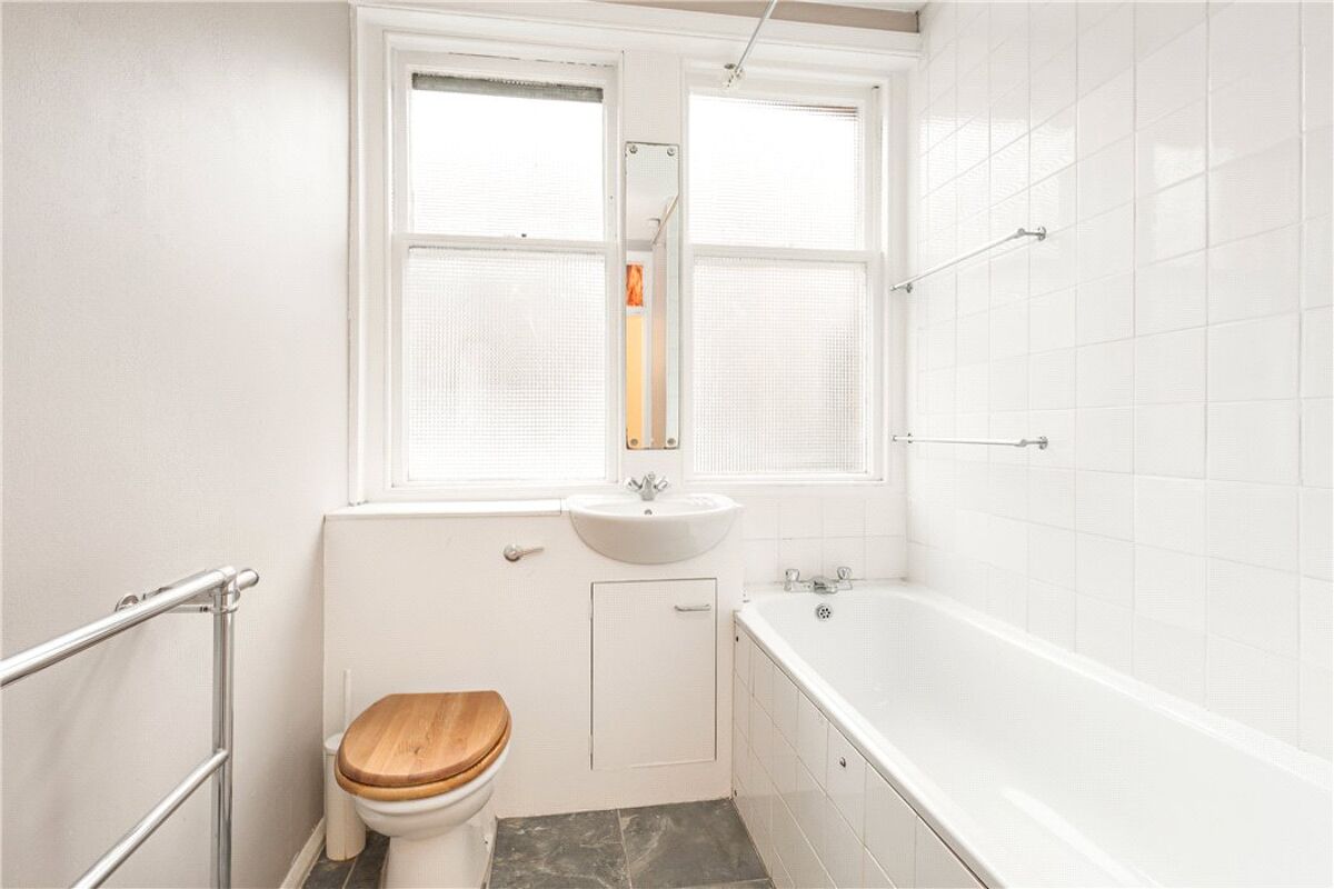 flat for sale in Wendover Court, Chiltern Street, Marylebone, London