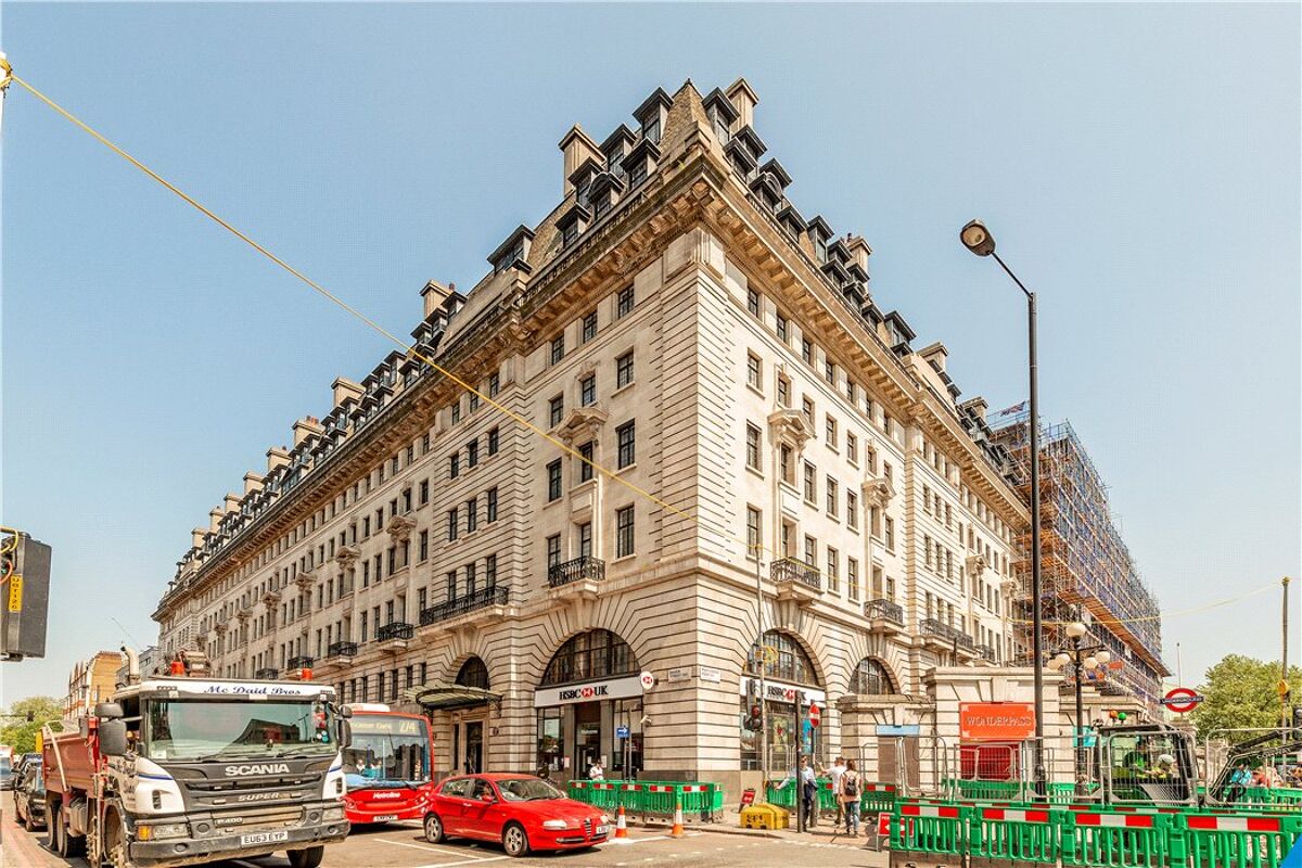flat for sale in Chiltern Court, Baker Street, Marylebone, London, NW1