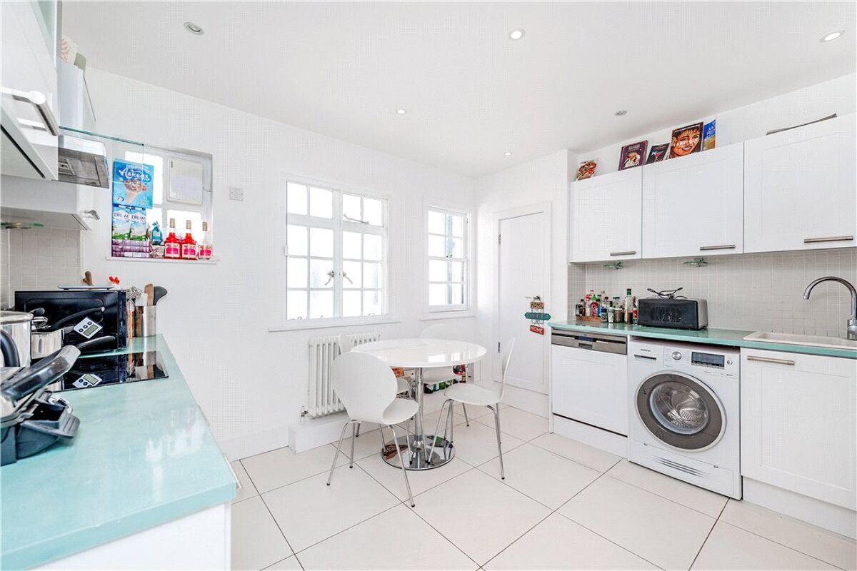 flat for sale in Chiltern Court, Baker Street, Marylebone, London, NW1