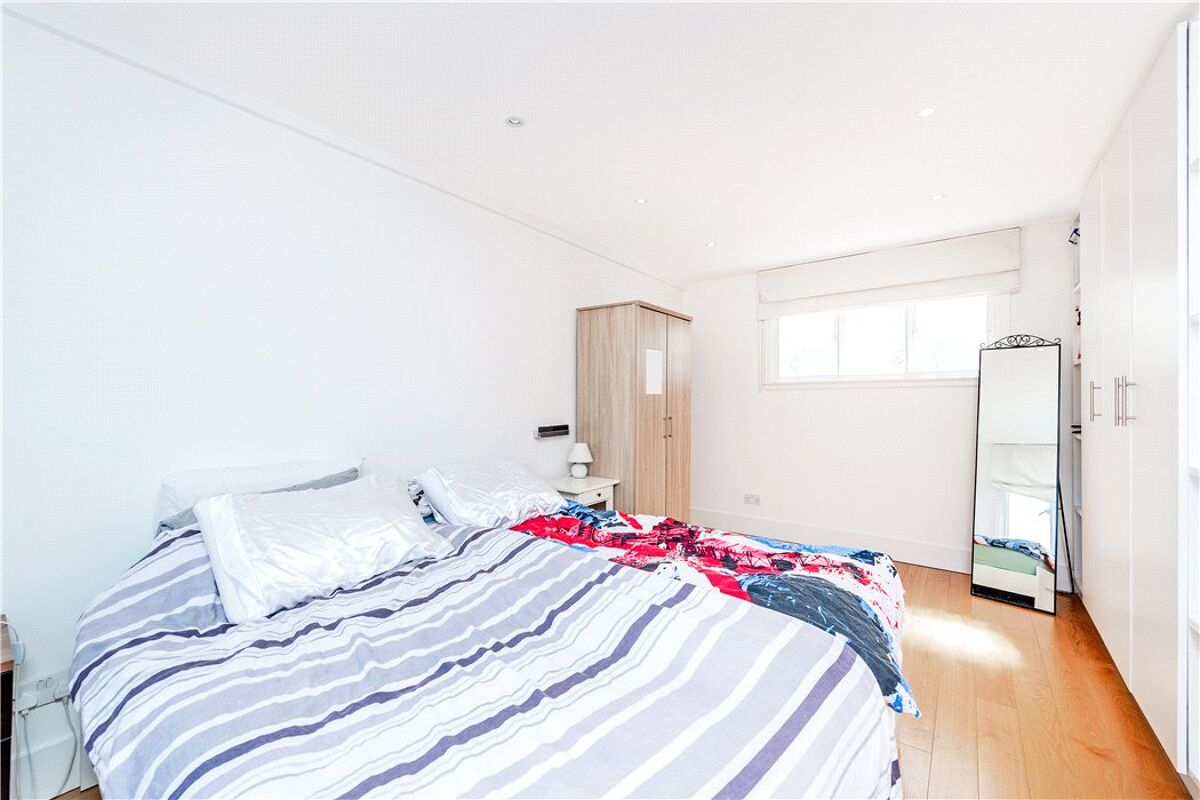 flat for sale in Chiltern Court, Baker Street, Marylebone, London, NW1