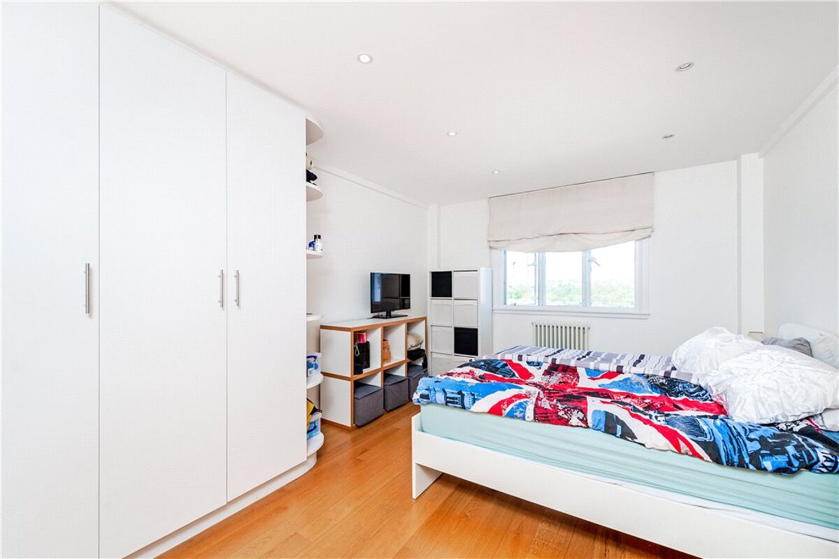 flat for sale in Chiltern Court, Baker Street, Marylebone, London, NW1