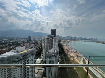 Picture of 5 bedroom condominium for sale.