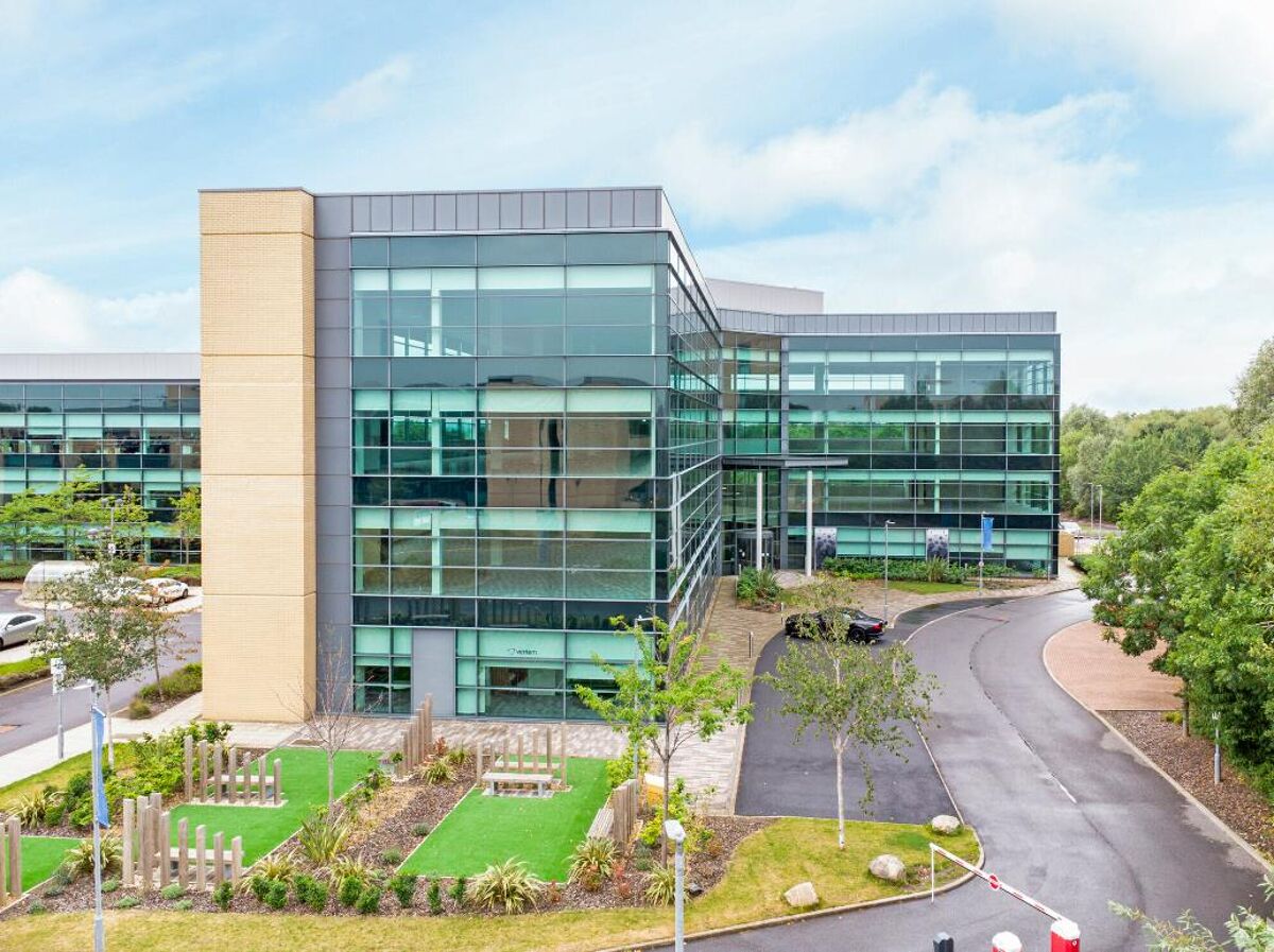 Grade A Building on Prime Business Park
Excellent HQ self contained opportunity or can be let floor by floor/part floor. 
Ground Floor Fully fitted and ready to occupy