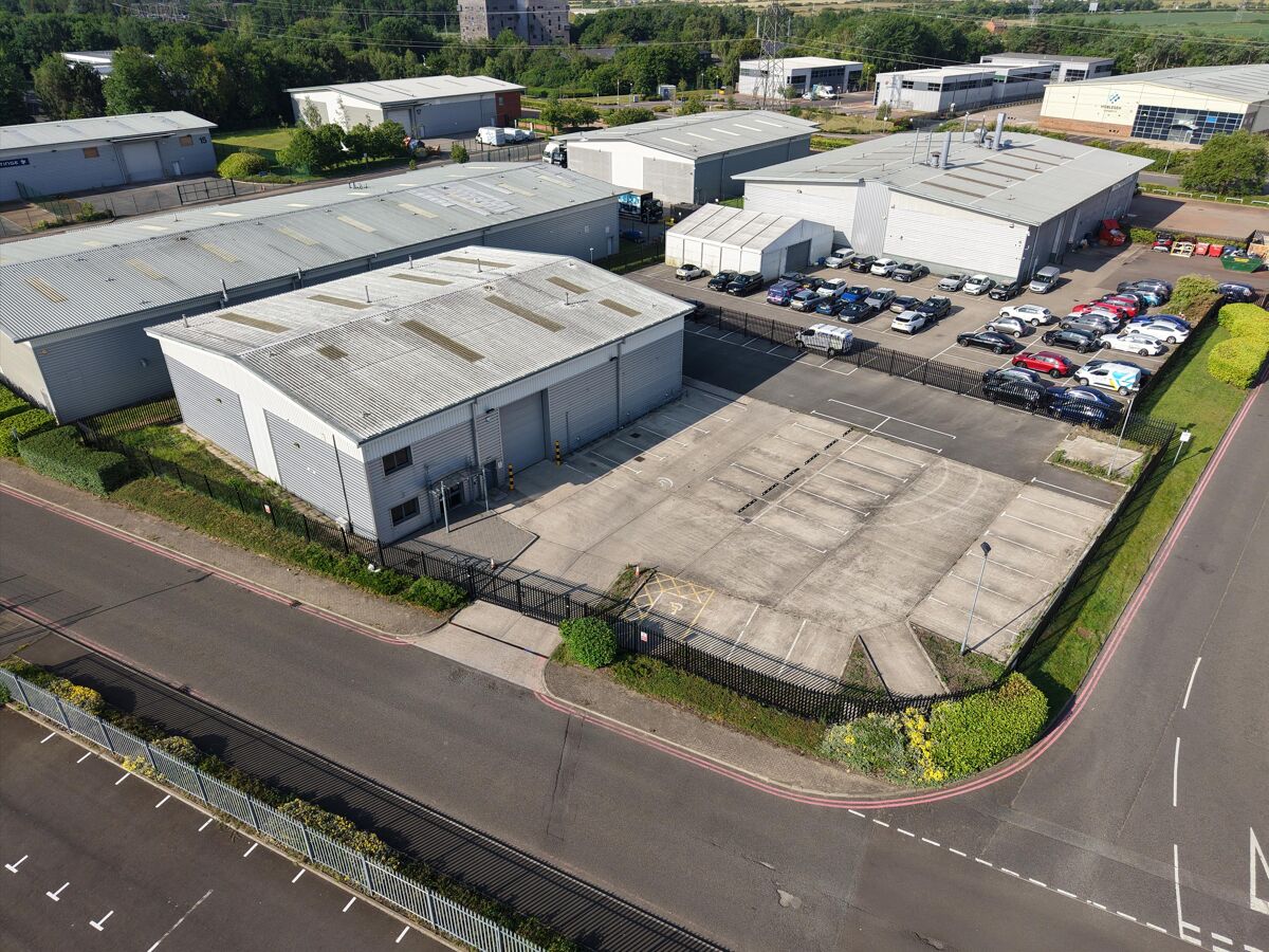 Detached Unit with Large Yard on Established Business Park
