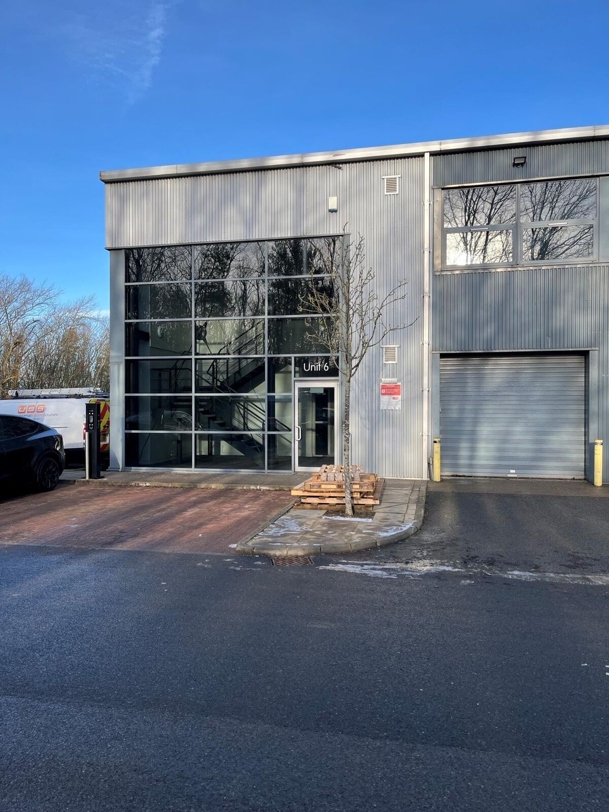 Rare Hybrid Industrial Property Immediately Available in Well Established Industrial Location