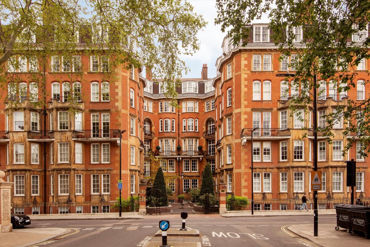 flat for sale in Palace Court, Notting Hill, London, W2 NGH012102466 Knight Frank flat for sale in Palace Court, Notting Hill, London, W2 NGH012102466 Knight Frank