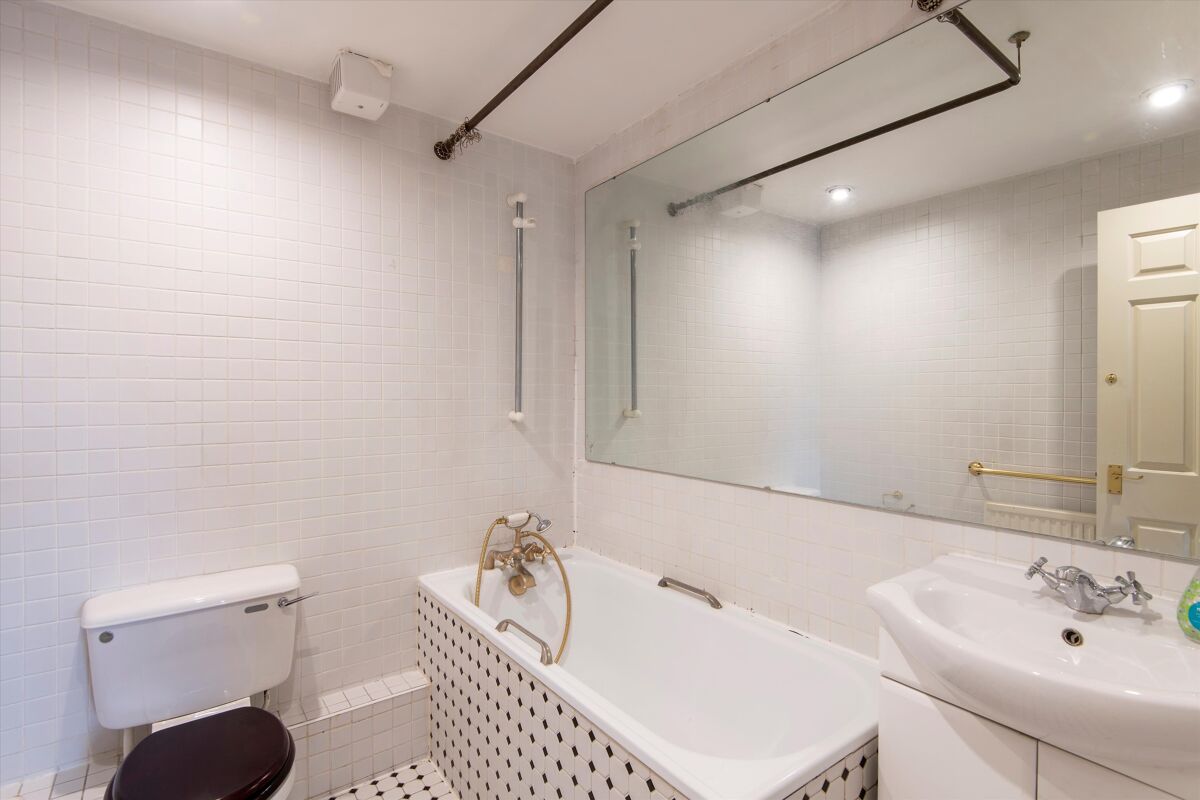 flat for sale in Monmouth Road, London, W2 NGH012117126 Knight Frank