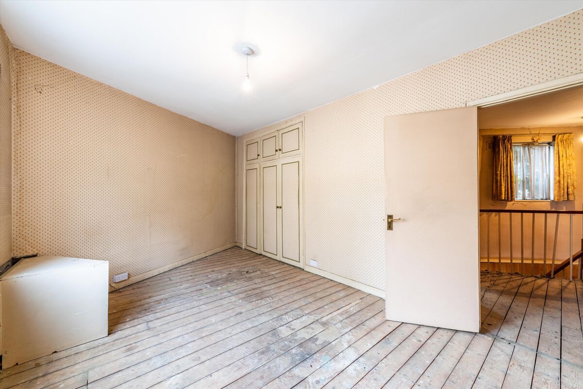 house for sale in Queens Mews, London, W2 NGH012176880 Knight Frank