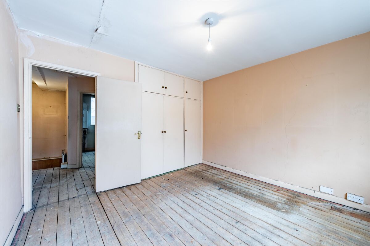 house for sale in Queens Mews, London, W2 NGH012176880 Knight Frank