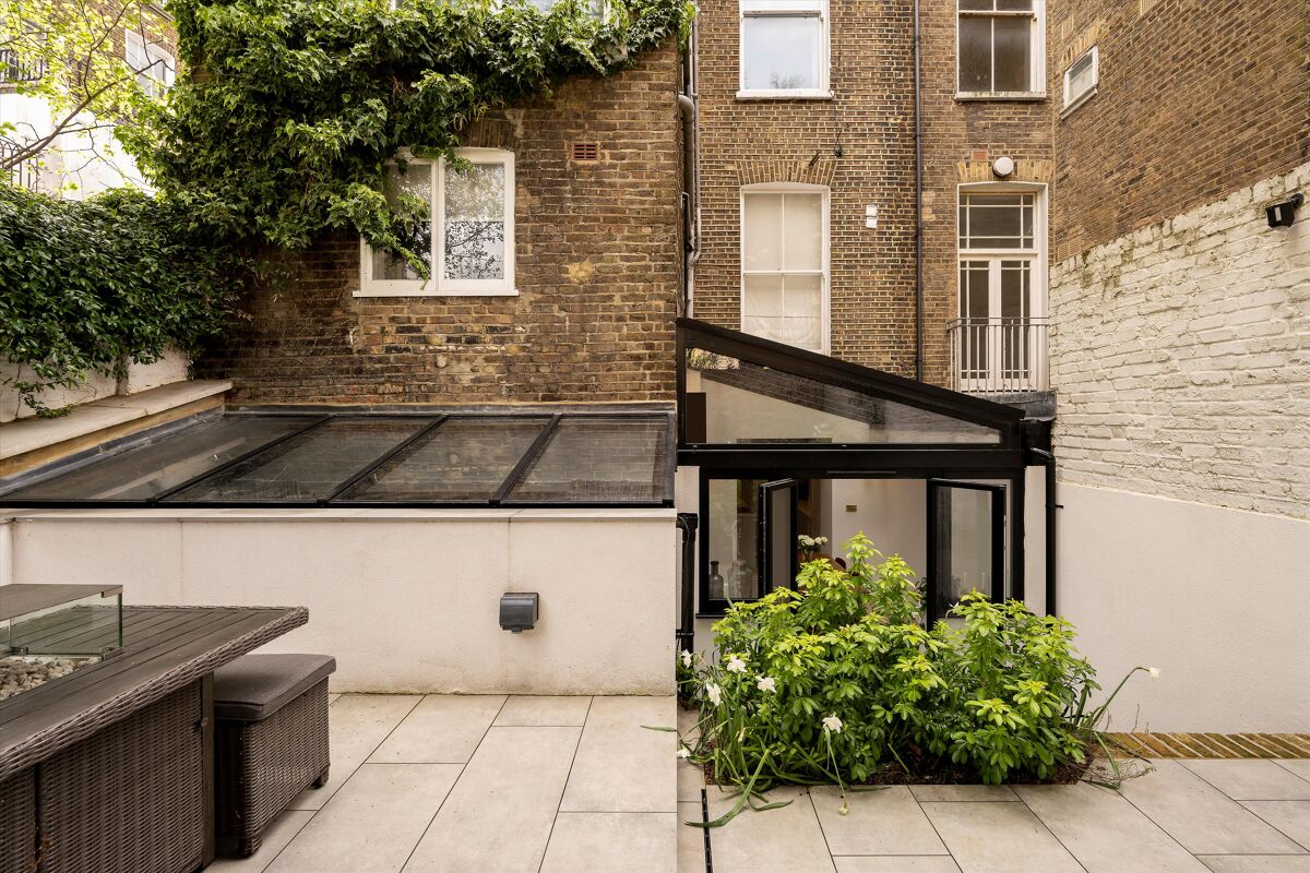 flat for sale in Colville Terrace, Notting Hill, London, W11