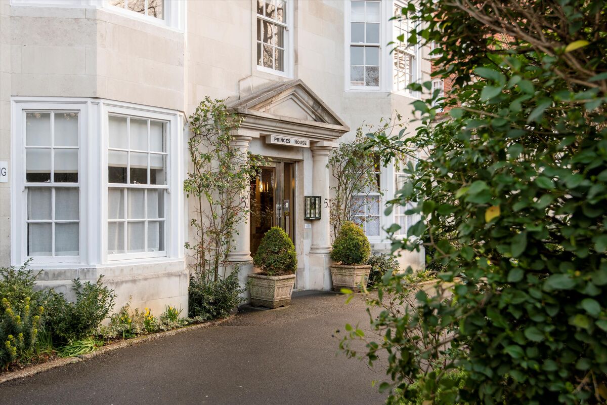 flat for sale in Princes House, Kensington Park Road, London, W11
