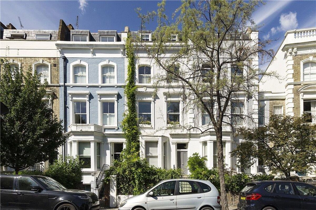 3 bedroom flat for sale on Lancaster Road, Notting Hill, London, W11