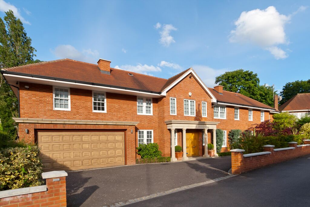 Image of White Lodge Close, The Bishops Avenue, Hampstead Garden Suburb, London, N2
