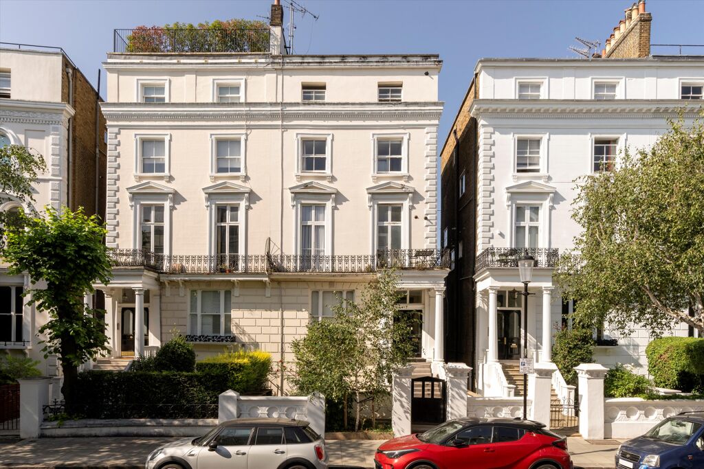 Image of Pembridge Crescent, London, W11