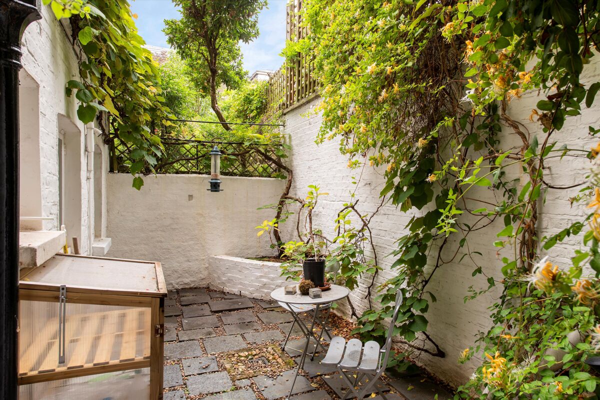 house for sale in Ladbroke Square, London, W11 NGH080131 Knight Frank