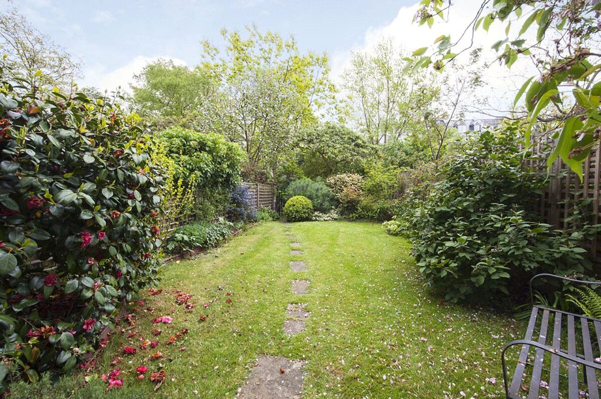 house for sale in Blenheim Crescent, Notting Hill, London, W11