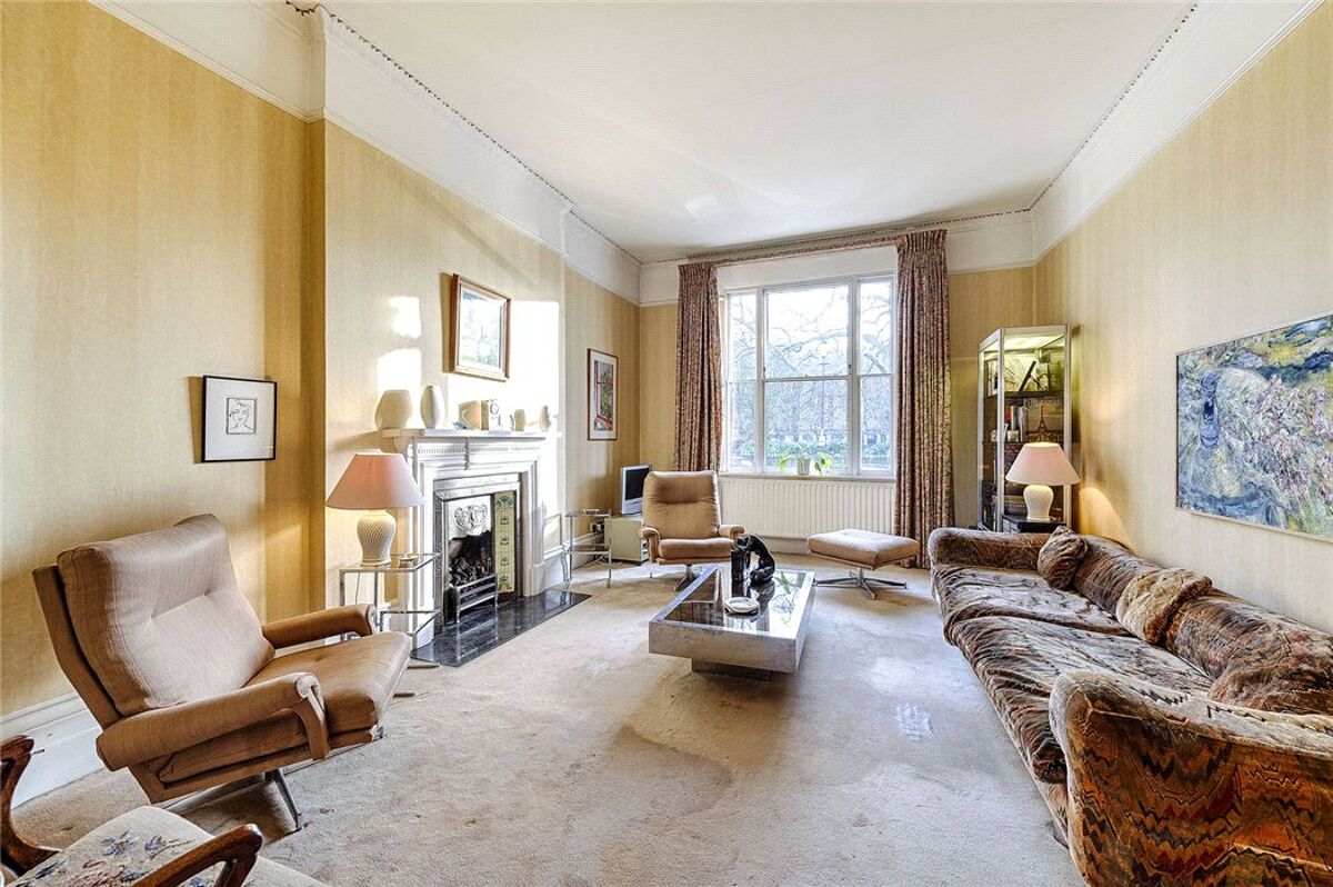 flat for sale in Royal Crescent, Holland Park, Notting Hill, London