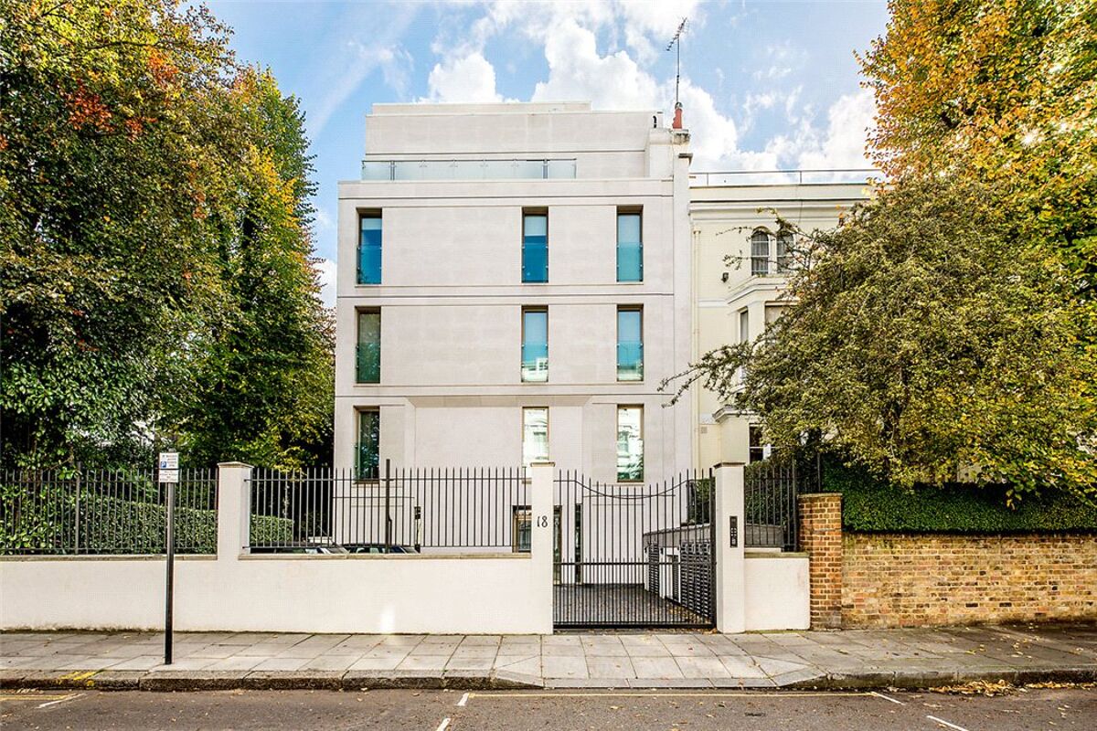 flat for sale in Lansdowne Crescent, Notting Hill, London, W11