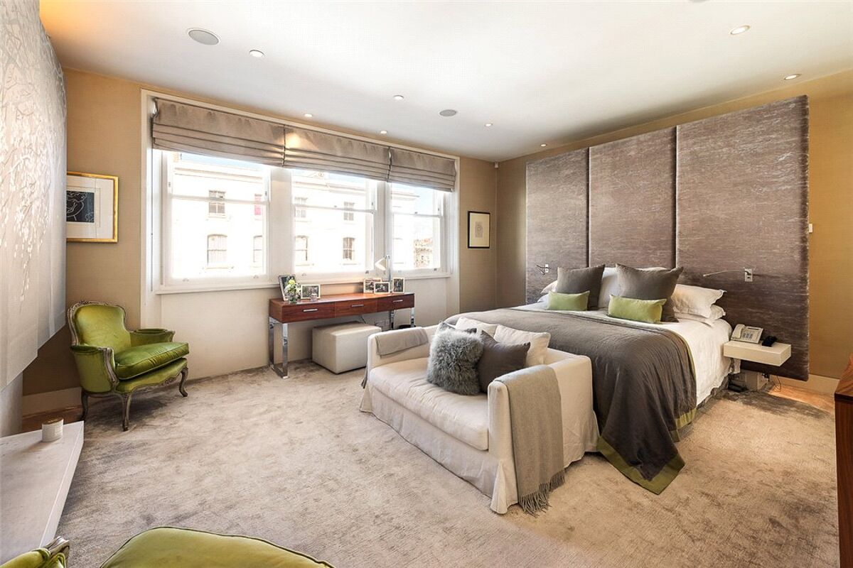 house for sale in Arundel Gardens, Notting Hill, London, W11