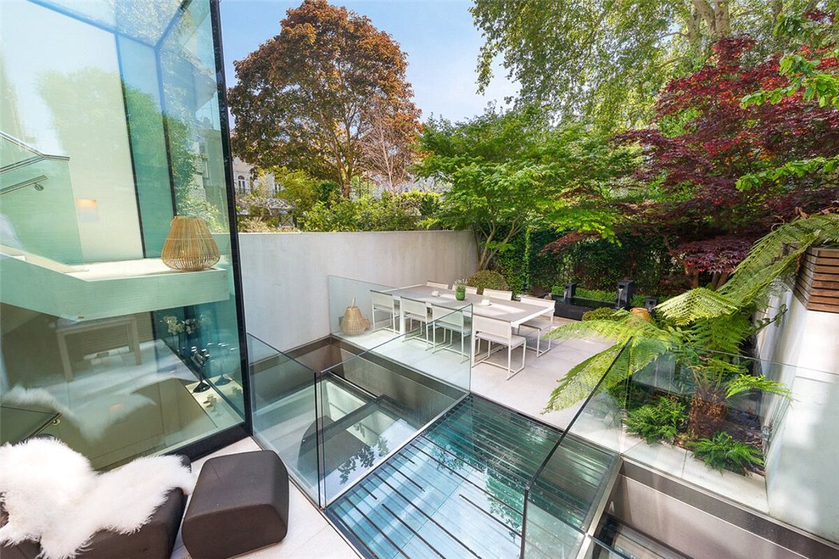 house for sale in Arundel Gardens, Notting Hill, London, W11