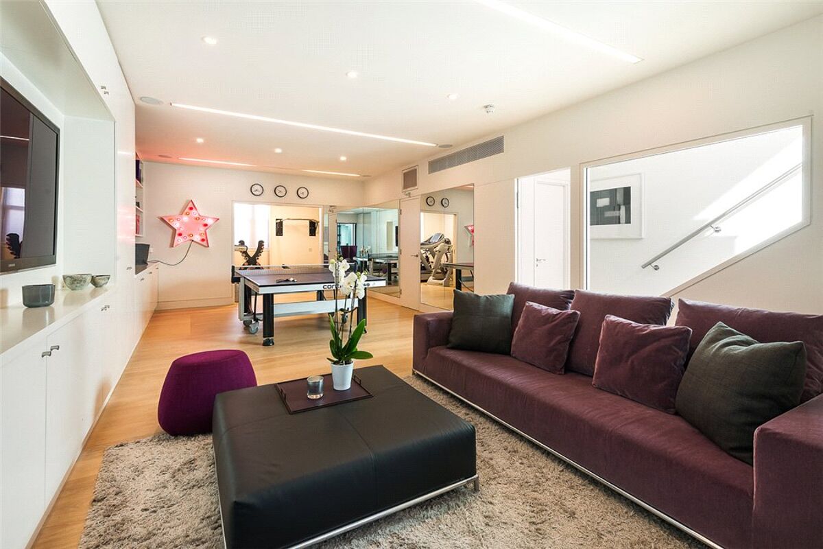 house for sale in Arundel Gardens, Notting Hill, London, W11