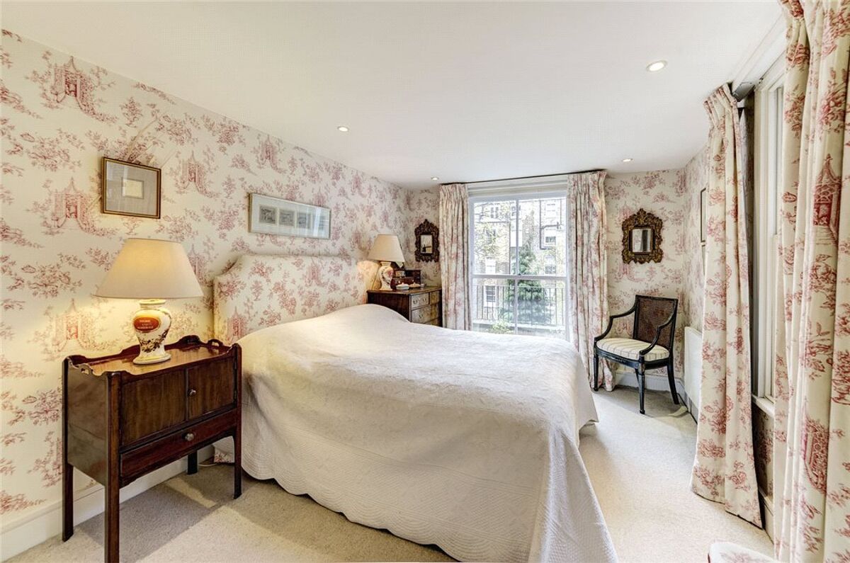 flat for sale in St. Stephens Gardens, Notting Hill, London, W2