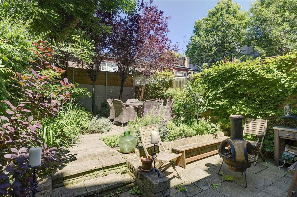 flat for sale in Westbourne Park Road, Notting Hill, London, W11