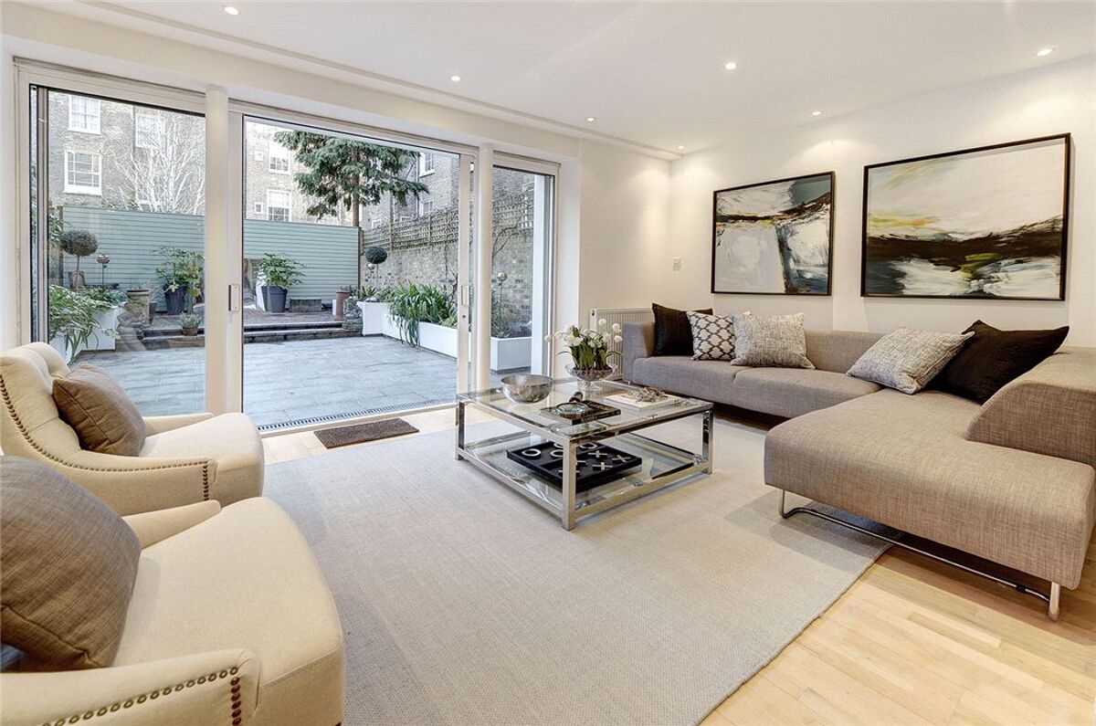 flat for sale in St. Stephens Gardens, Notting Hill, London, W2