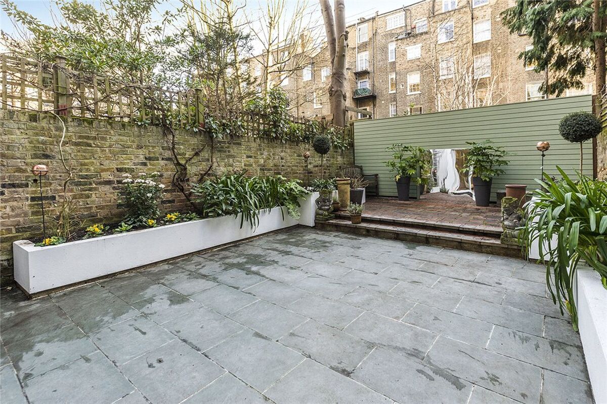 flat for sale in St. Stephens Gardens, Notting Hill, London, W2