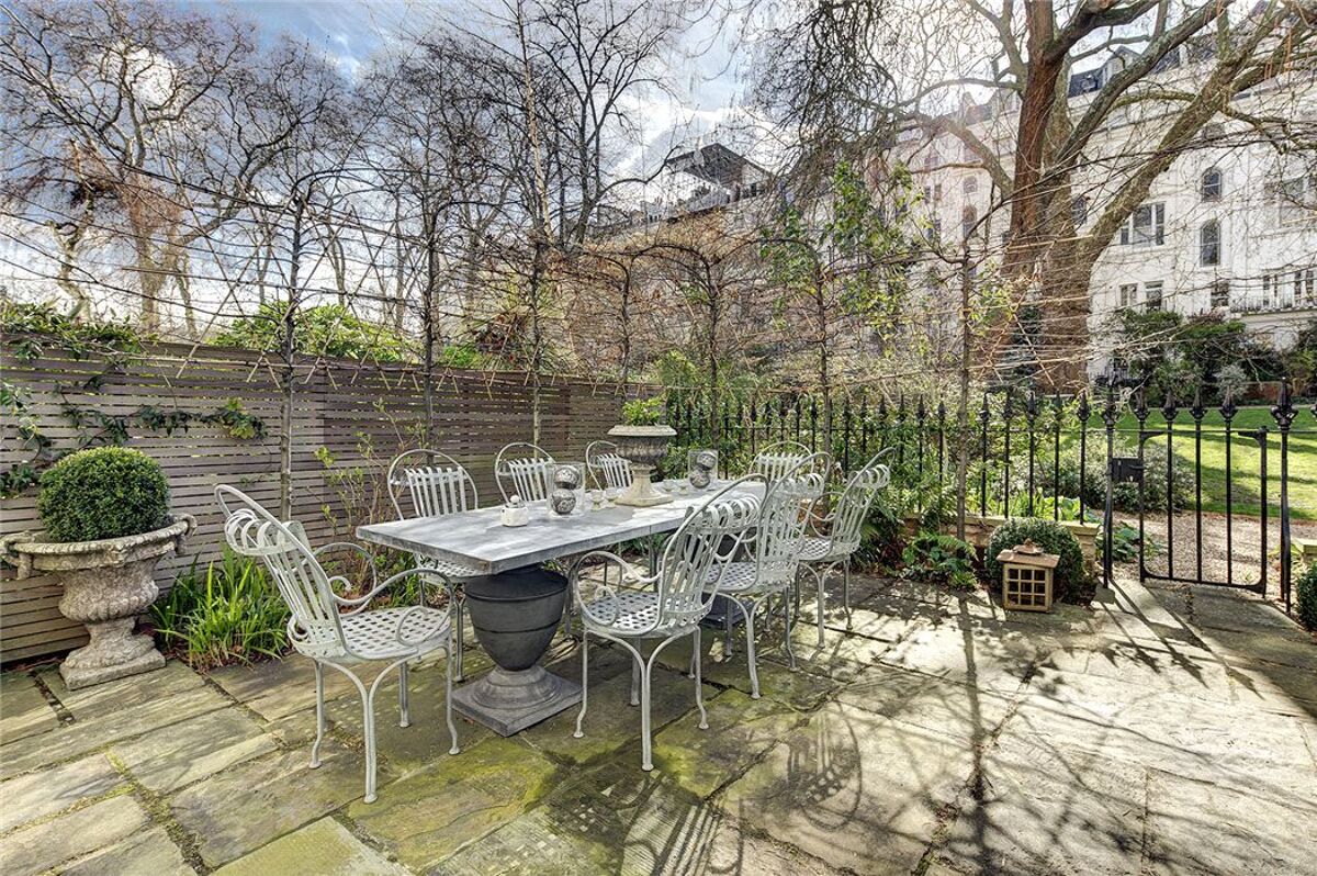 house for sale in Arundel Gardens, Notting Hill, London, W11