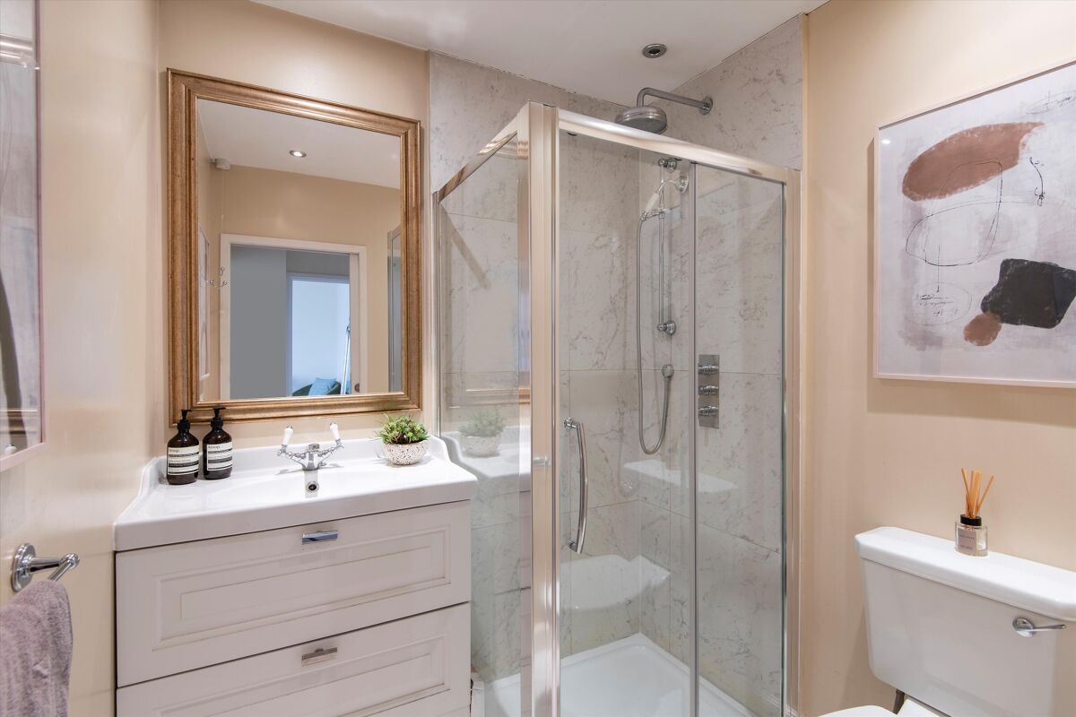 flat for sale in Arundel Court, Arundel Gardens, Notting Hill, London
