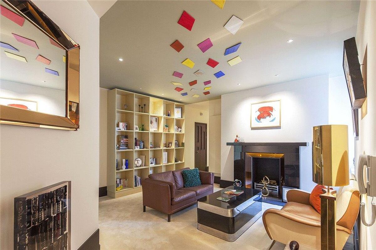 flat for sale in Prince Edward Mansions, Hereford Road, Notting Hill