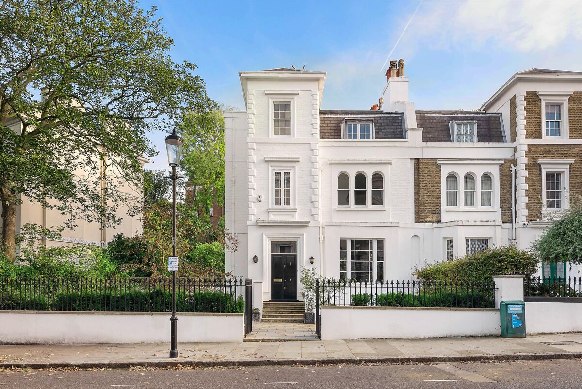 House For Sale In Lansdowne Crescent, London, W11 - Ngh180107 