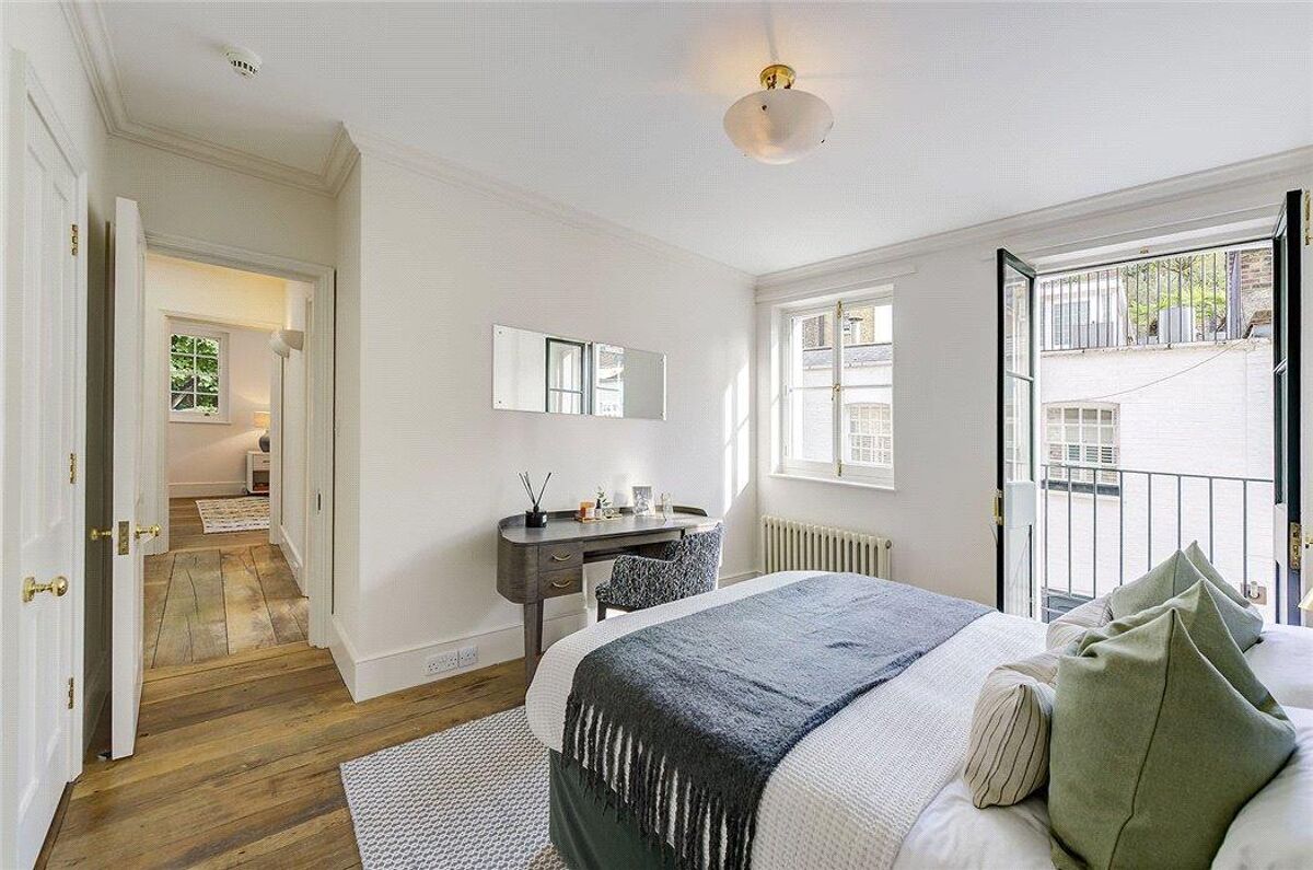 house for sale in Victoria Grove Mews, London, W2. NGH190100 Knight