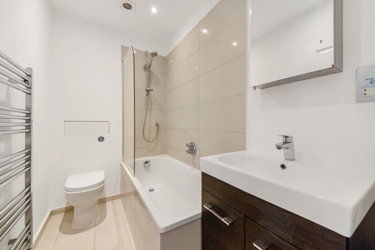 flat to rent in Cambridge Gardens, London, W10 NHQ012066467 Knight