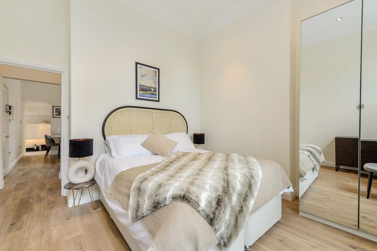 flat to rent in Cambridge Gardens, London, W10 NHQ012066467 Knight