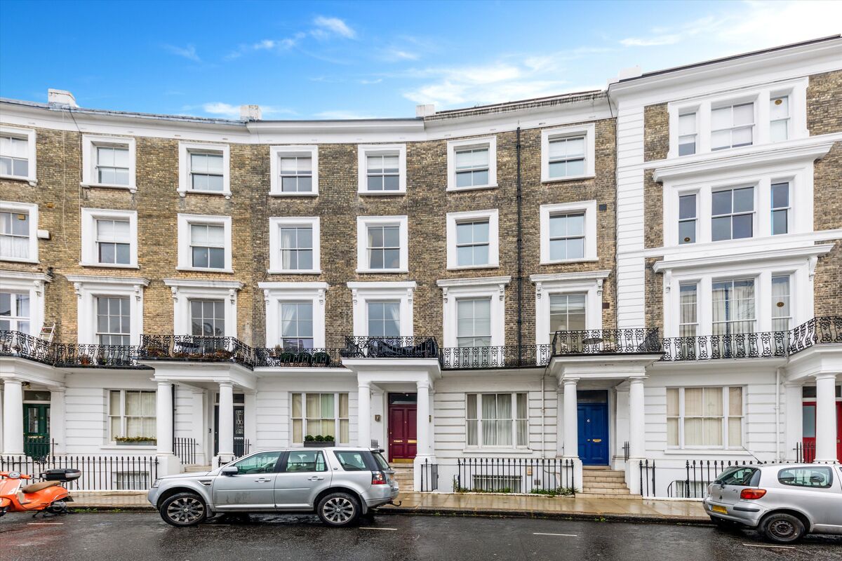flat to rent in Horbury Crescent, Notting Hill, London, W11