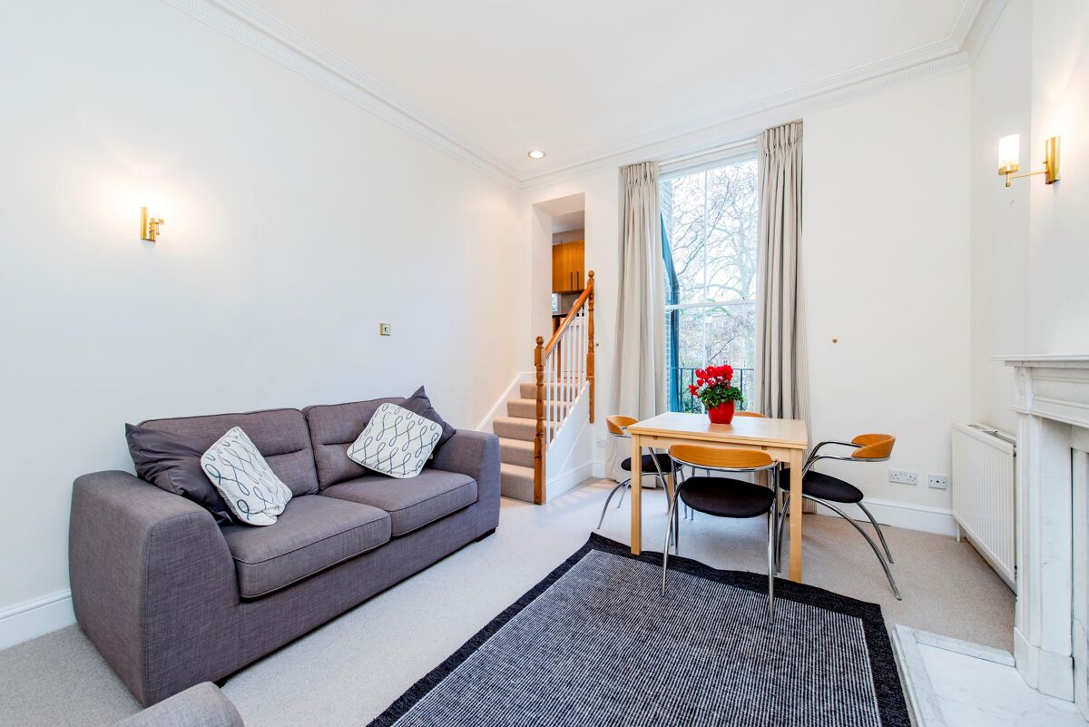 flat to rent in Stanley Crescent, Notting Hill, London, W11