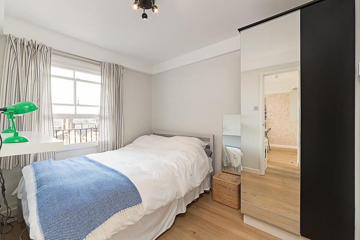 flat to rent in St Stephens Gardens, Notting Hill, London, W2