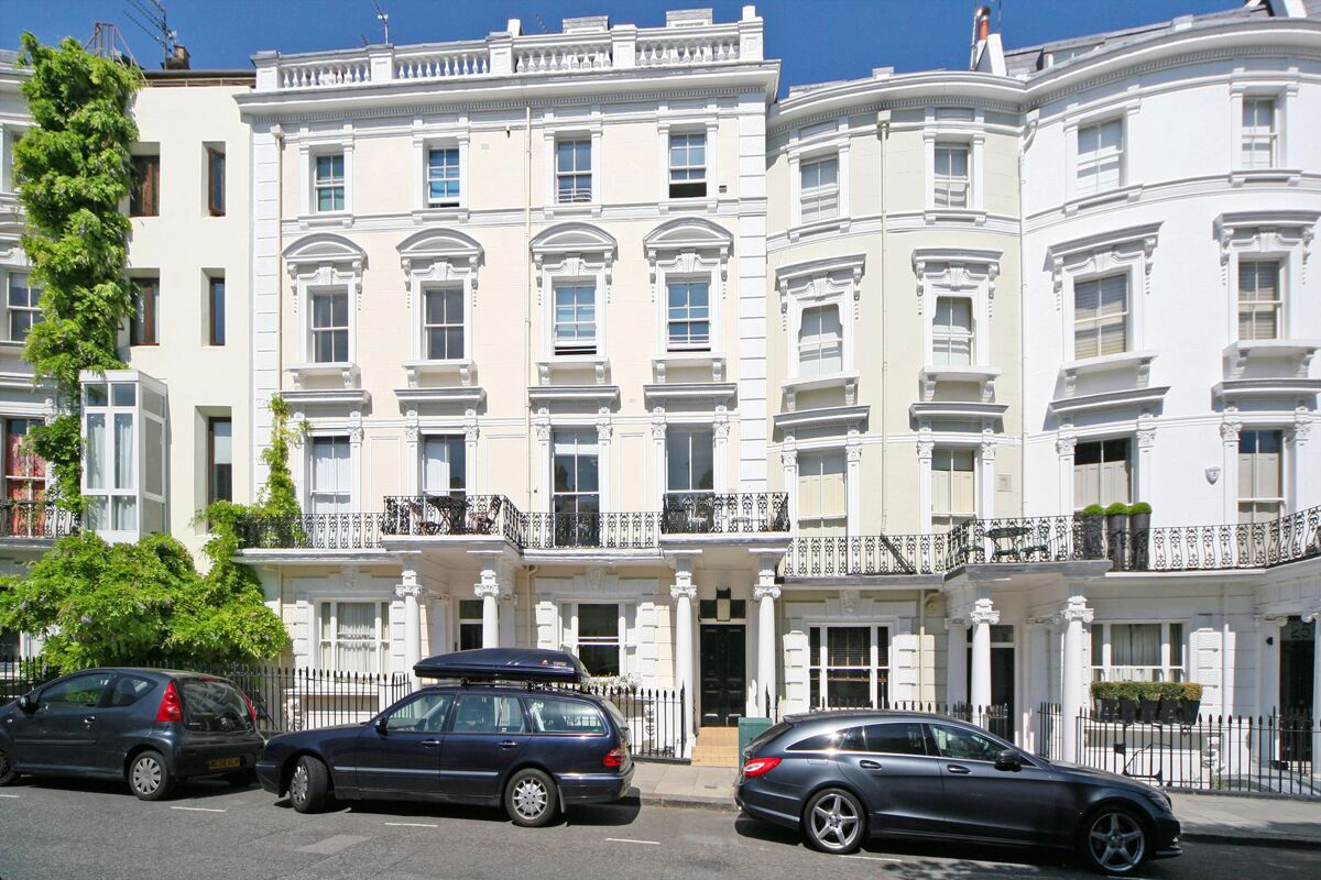 flat to rent in Lansdowne Crescent, Notting Hill, London, W11