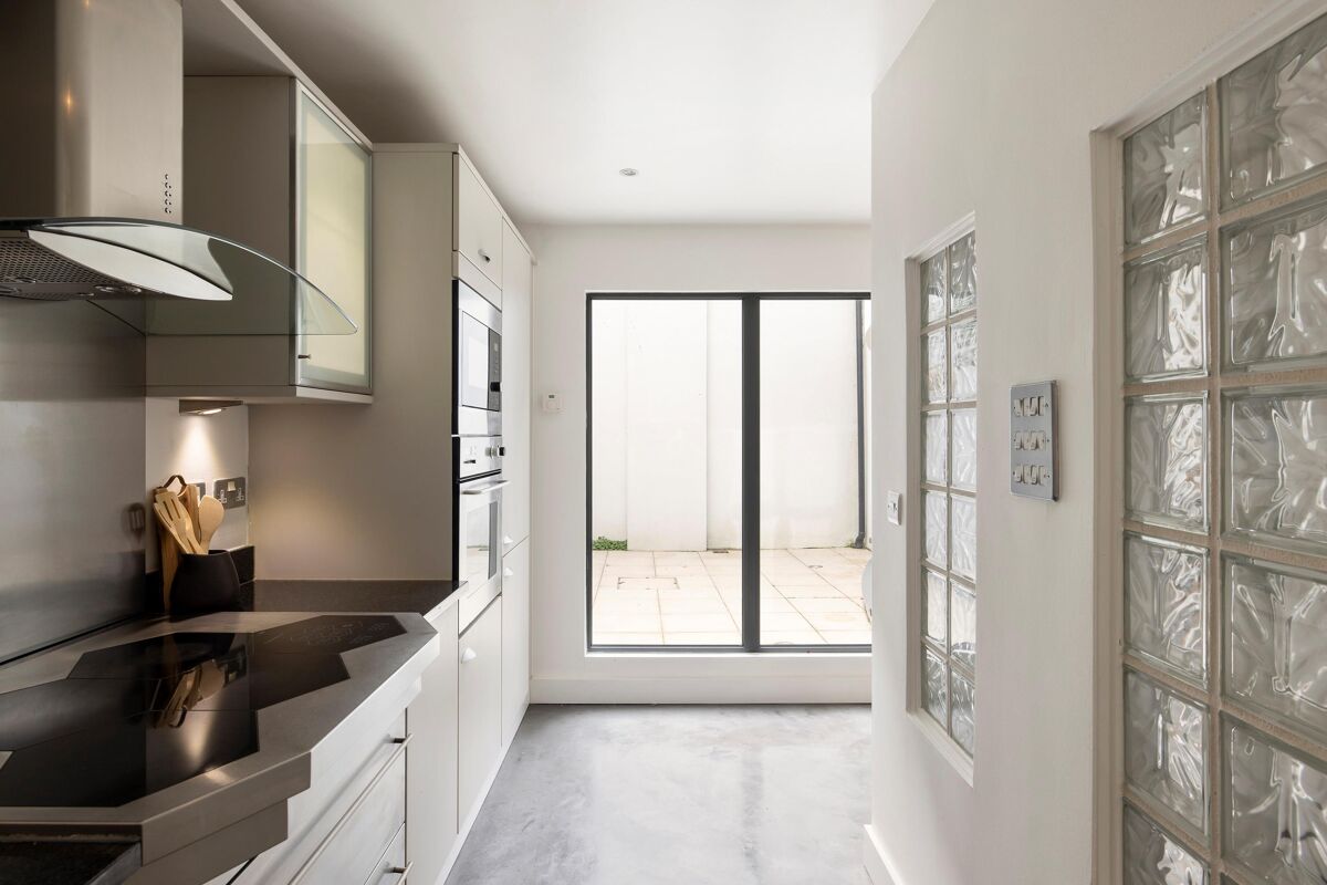 house to rent in Colville Mews, Notting Hill, London, W11