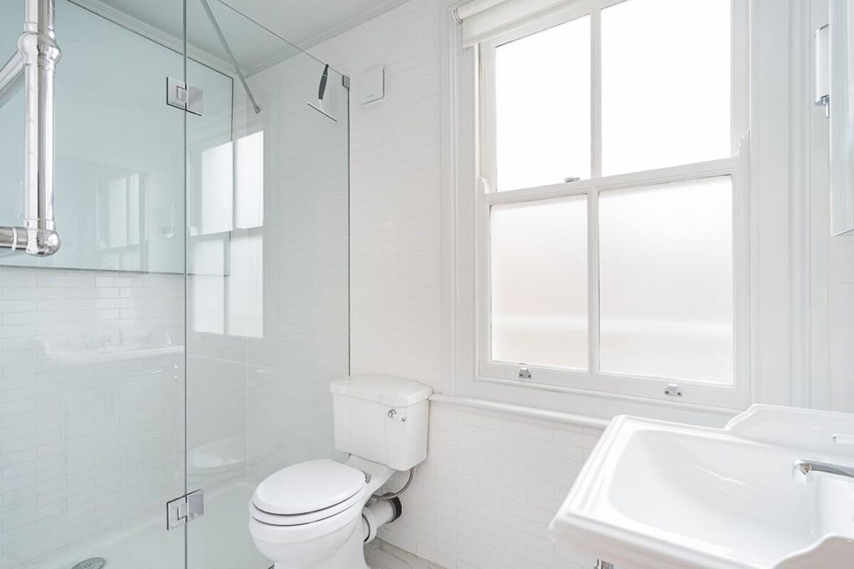 Flat to rent in St Charles Square, Notting Hill, London, W10