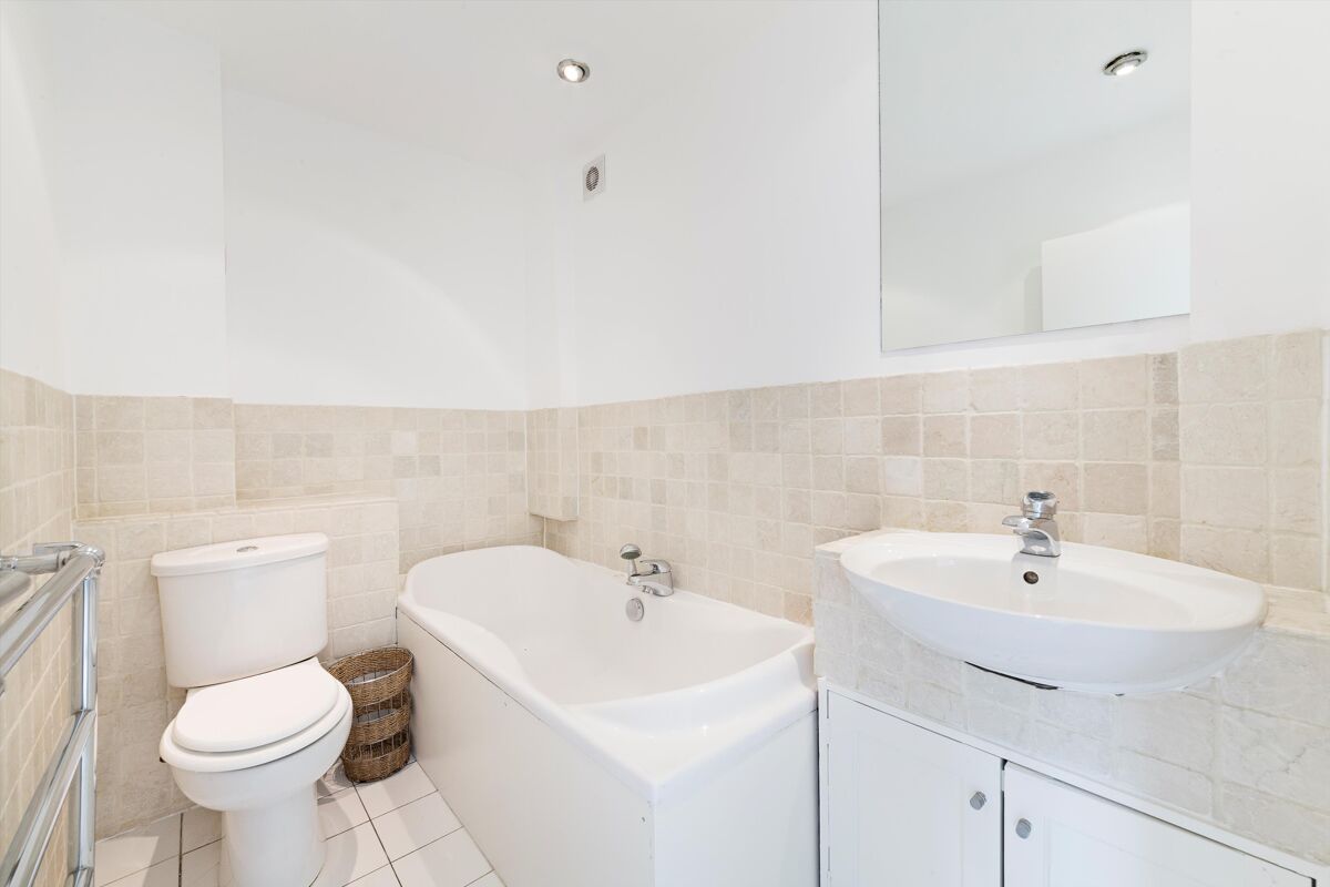 flat to rent in Tavistock Road, Notting Hill, London, W11