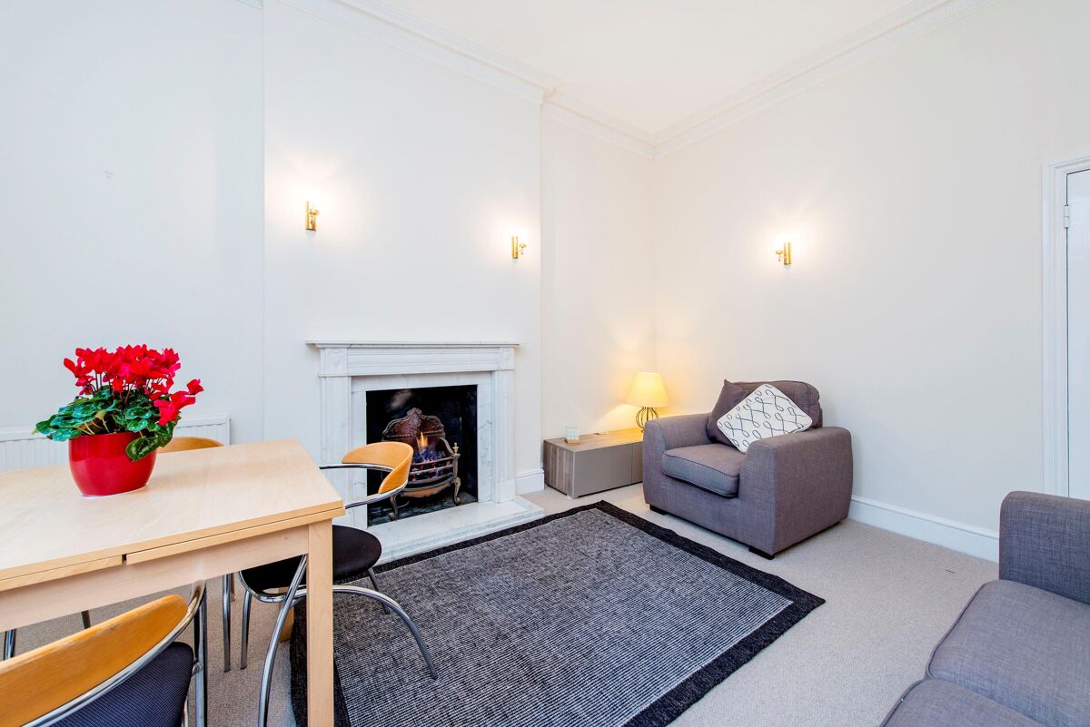 flat to rent in Stanley Crescent, Notting Hill, London, W11