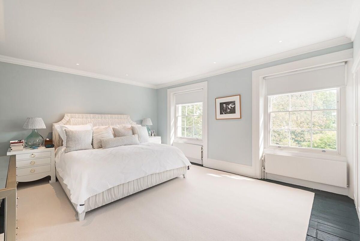 house to rent in Norland Square, Holland Park, London, W11