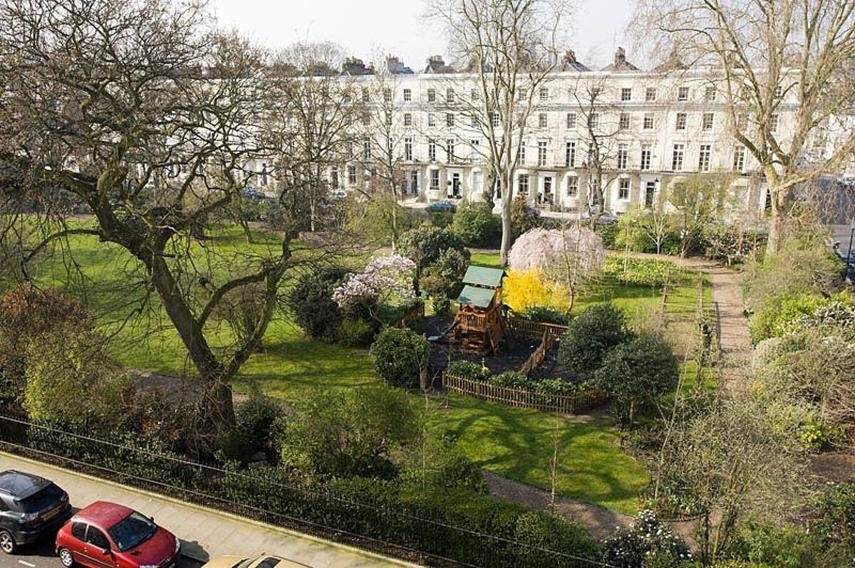 house to rent in Norland Square, Holland Park, London, W11