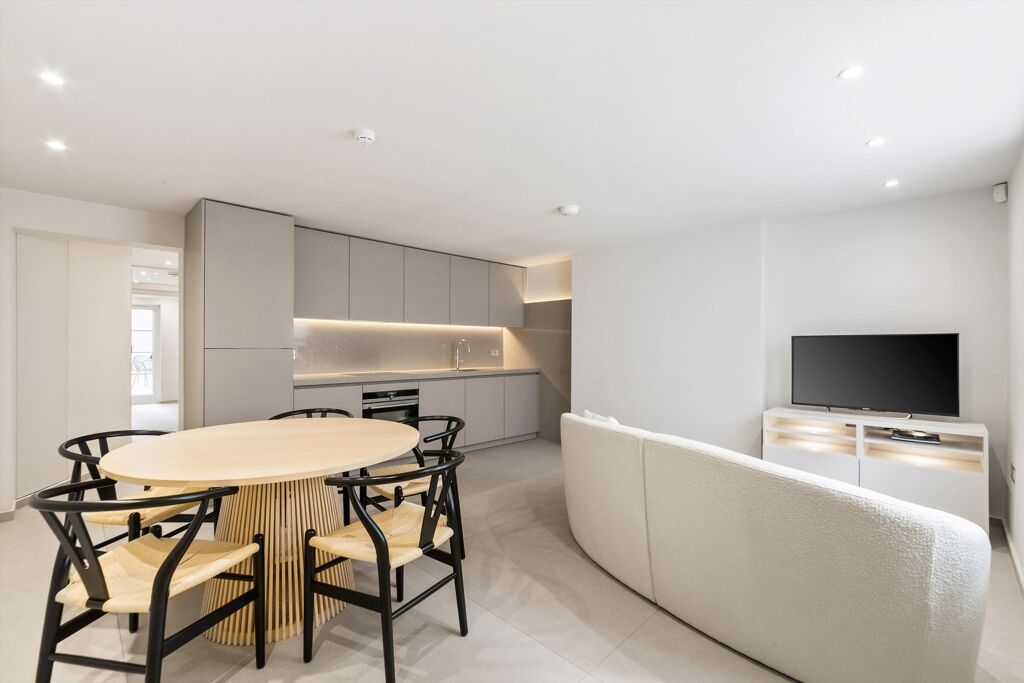 Image of Chepstow Road, London, W2.