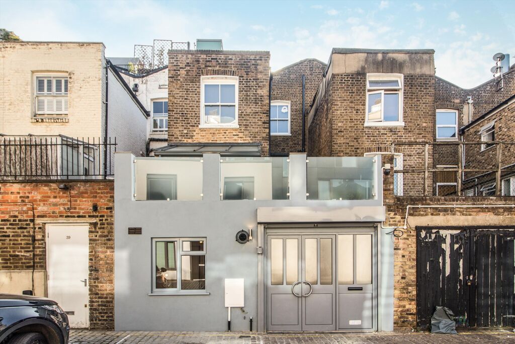 Image of Munro Mews, London W10