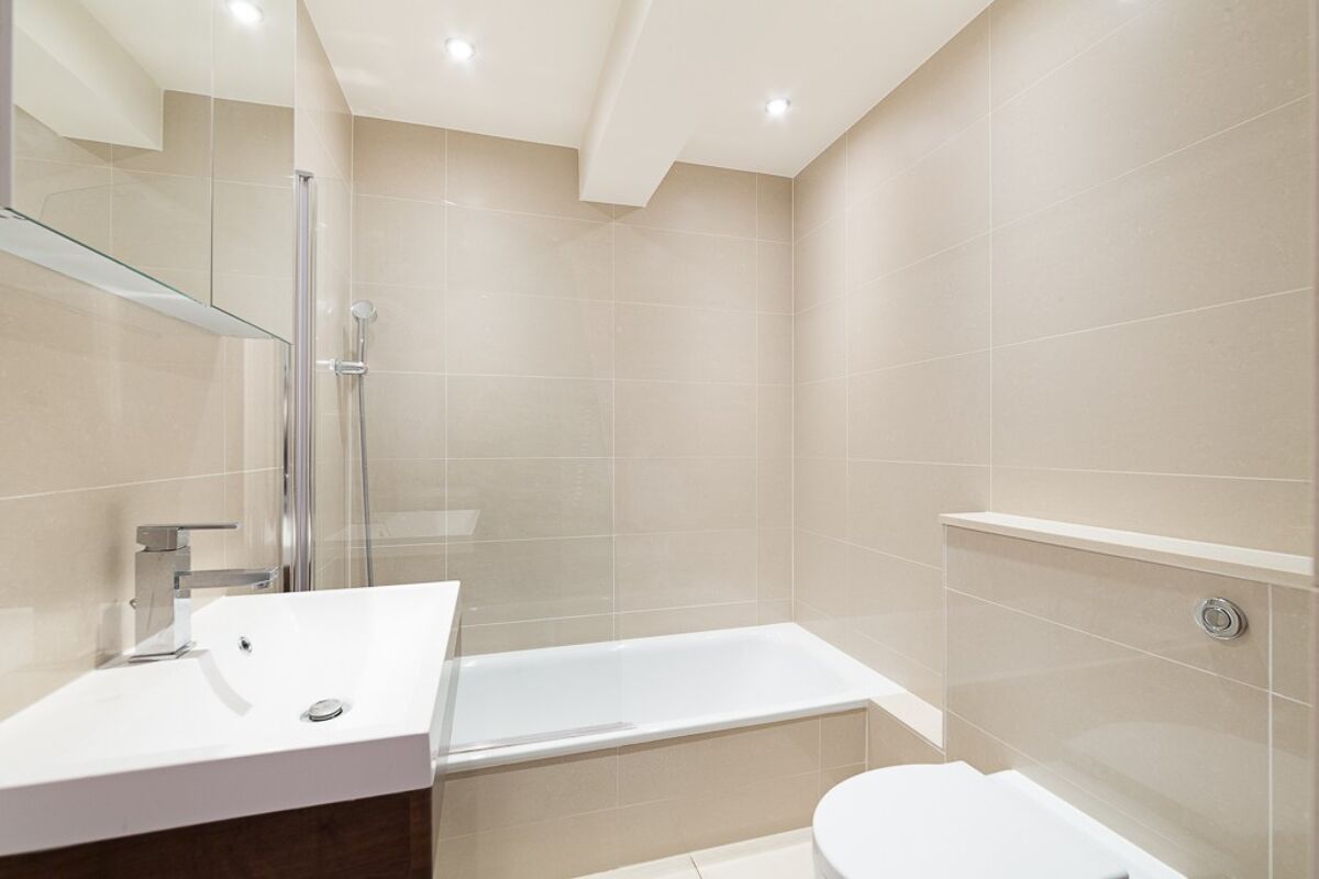 flat to rent in Matlock Court, Kensington Park Road, Notting Hill